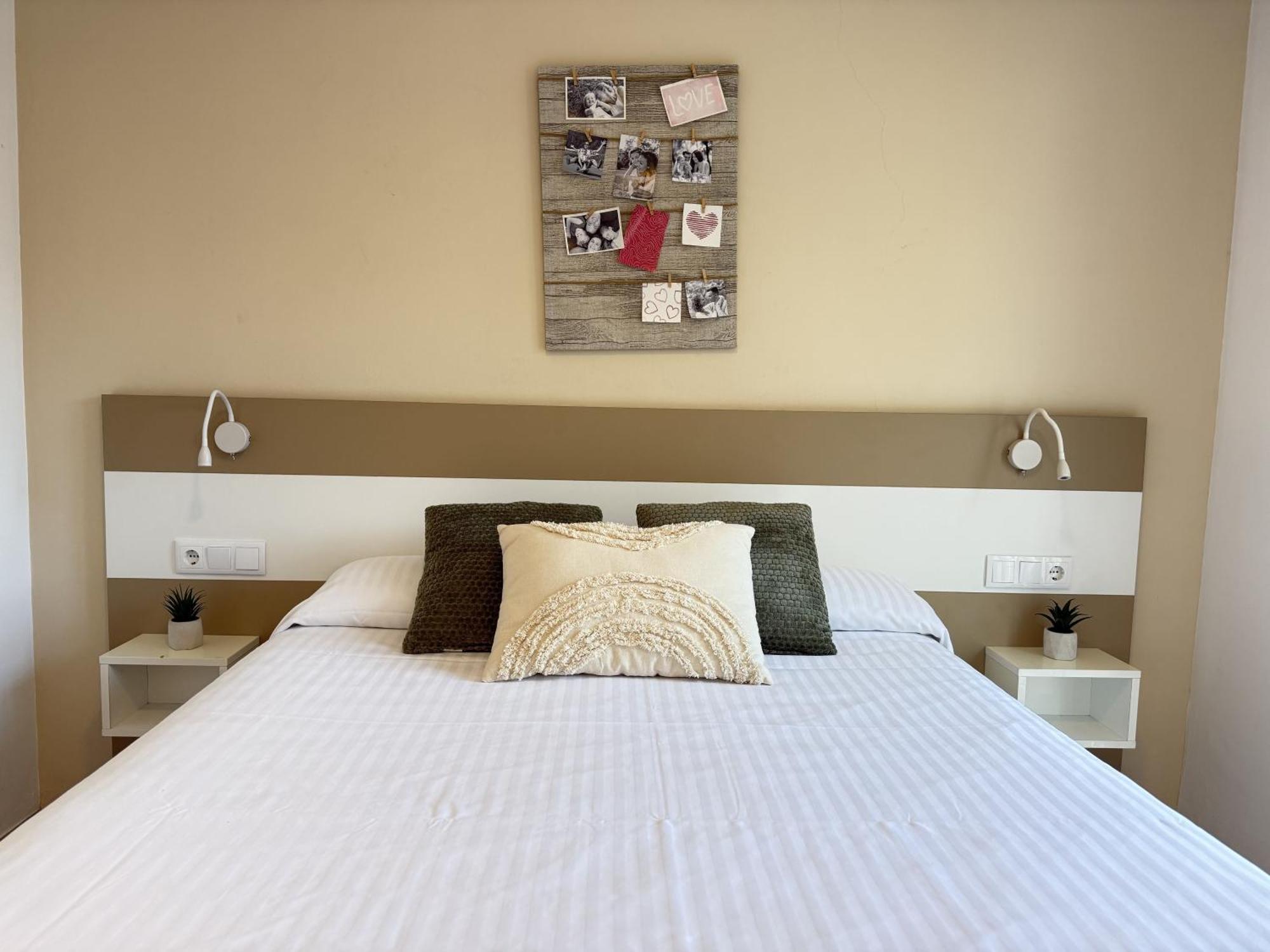 Agi Cosconilles Centro Apartment โรเซส ภายนอก รูปภาพ